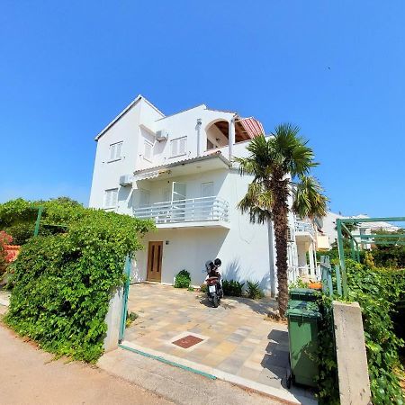סרימה Apartments Neva & Neva Beach House מראה חיצוני תמונה