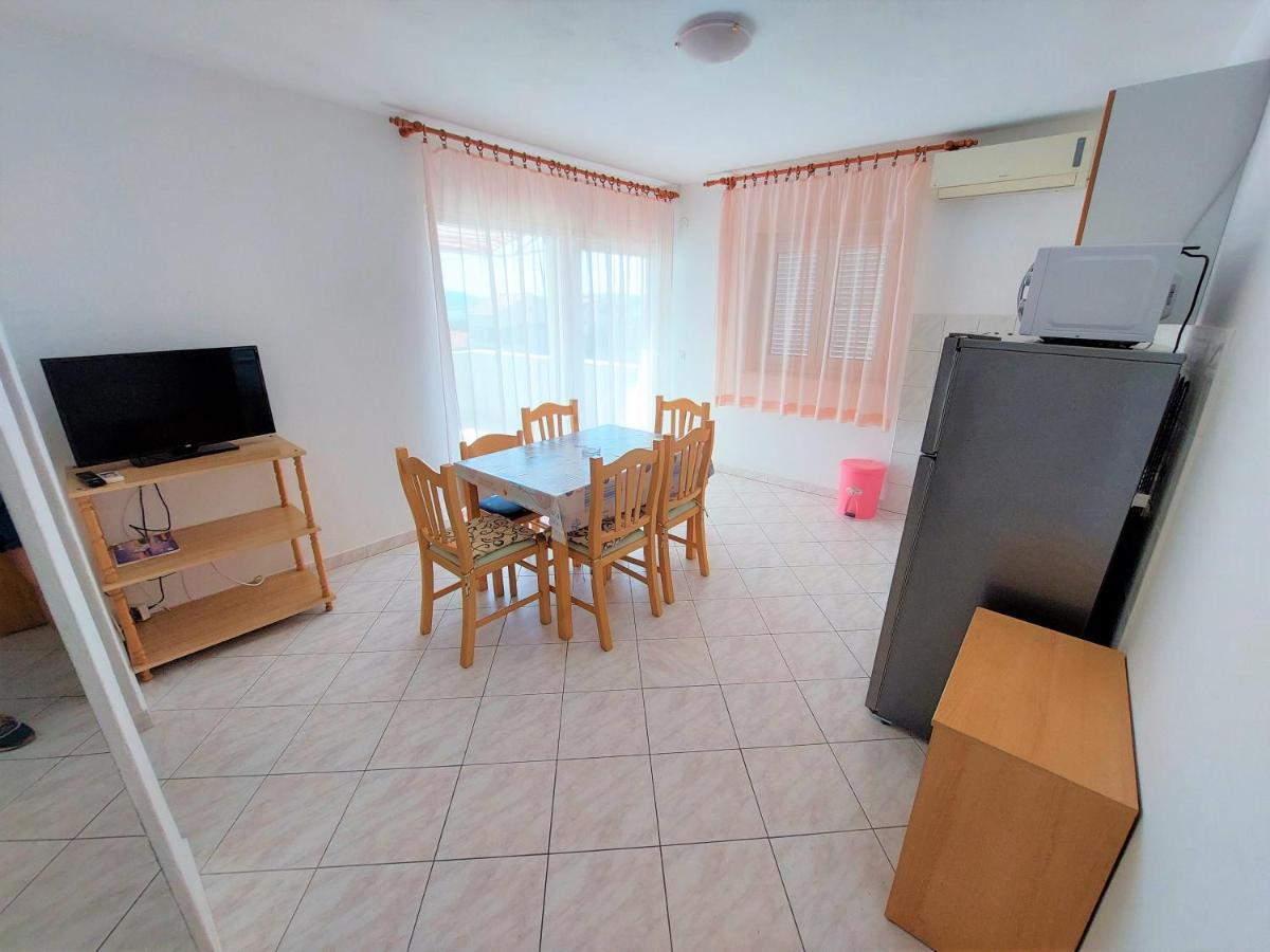 סרימה Apartments Neva & Neva Beach House מראה חיצוני תמונה