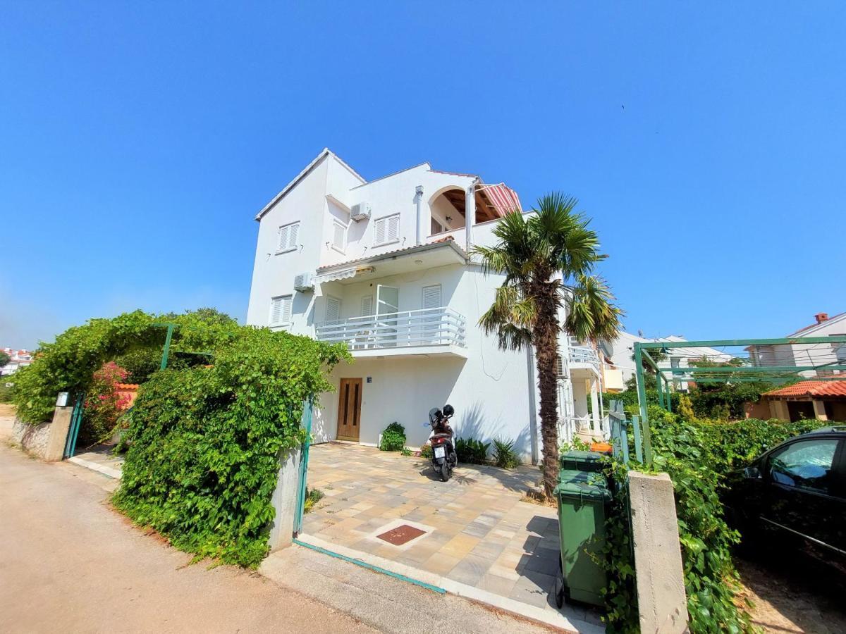 סרימה Apartments Neva & Neva Beach House מראה חיצוני תמונה
