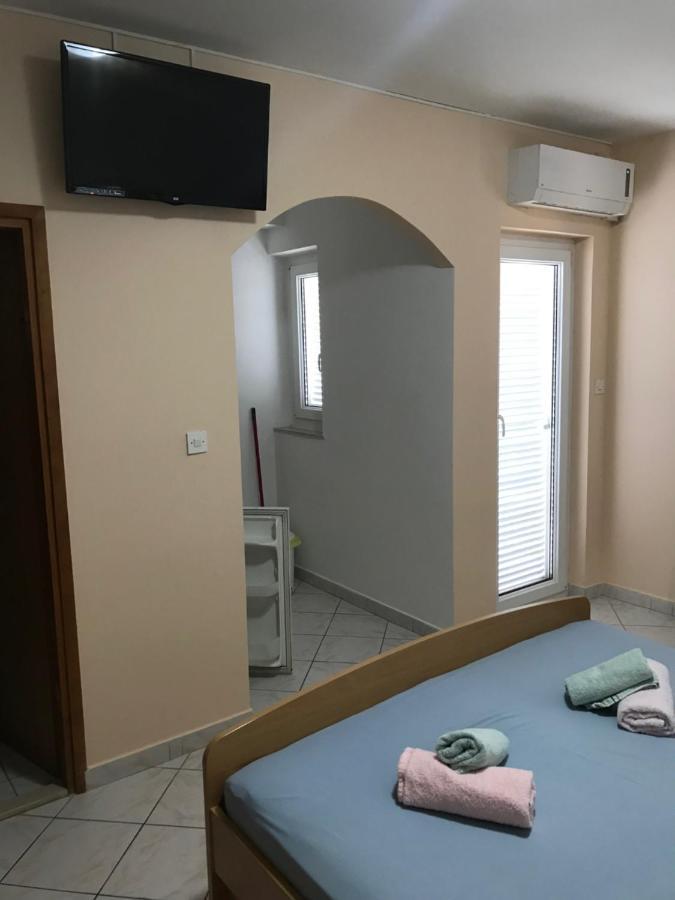 סרימה Apartments Neva & Neva Beach House מראה חיצוני תמונה